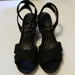 RARE SIZE-Crocs Leigh 2 Black Wedge Sandal Size 7